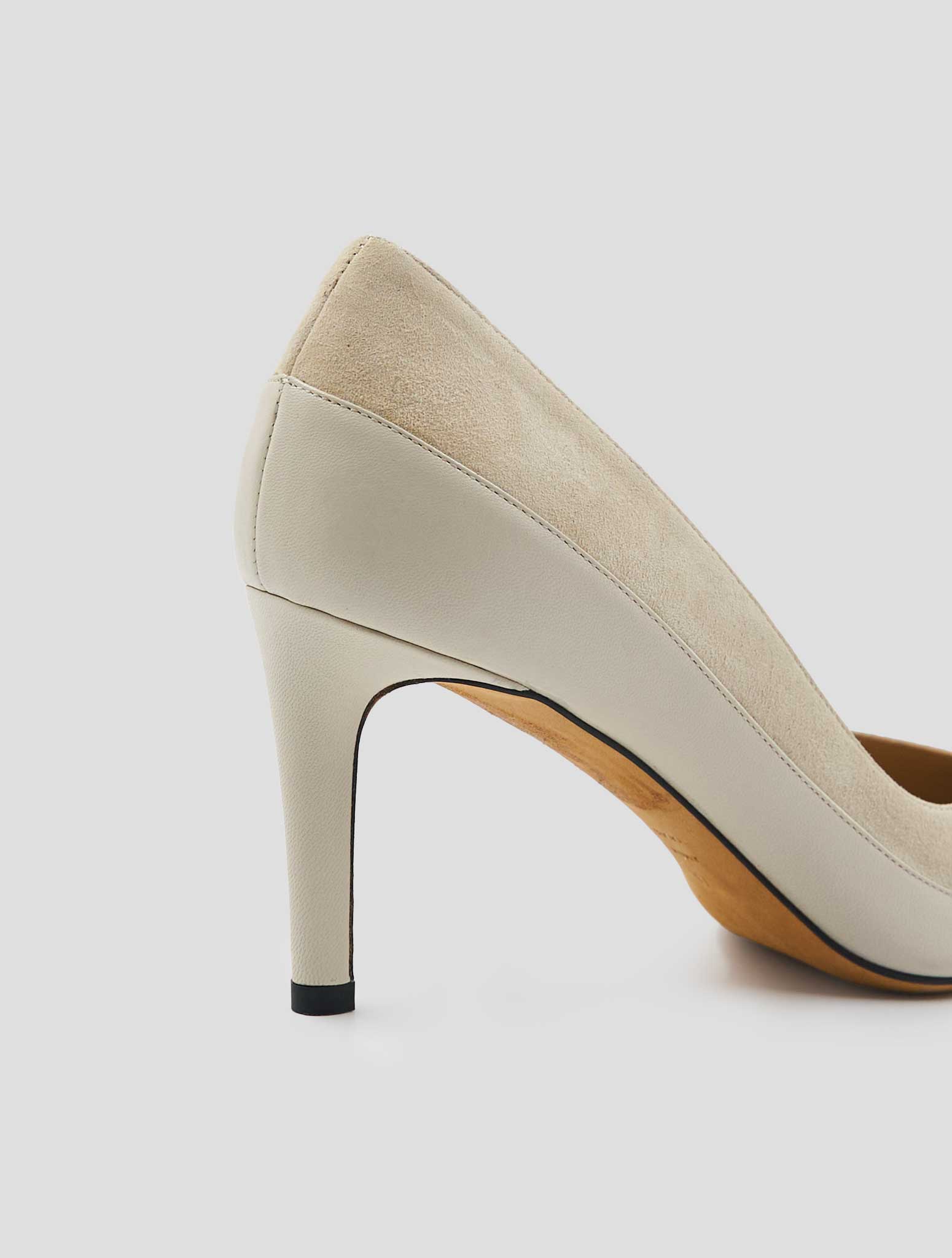 Kiton Beige Leather Suede Leather Decollete